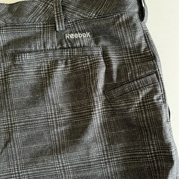 REEBOK GOLF Men’s Shorts Size 50 Gray Black Plaid Stretch Pockets Comfort EUC - Picture 6 of 10